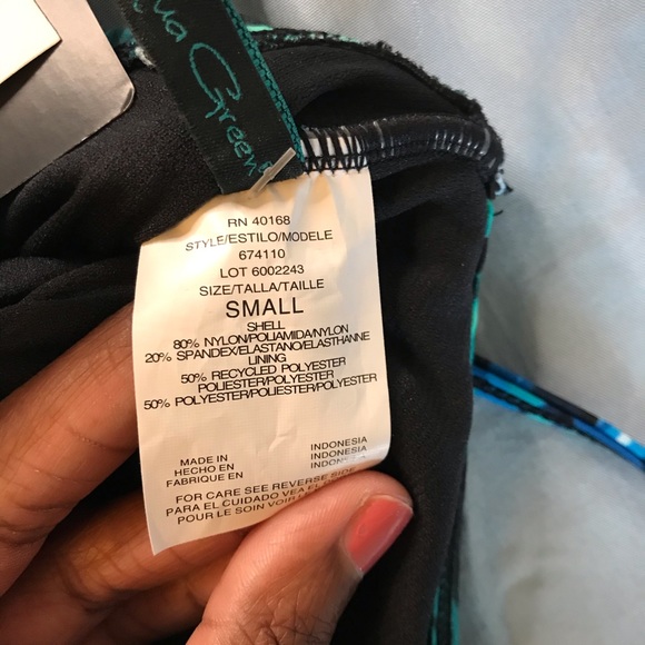 One piece swimsuit - Picture 3 of 3